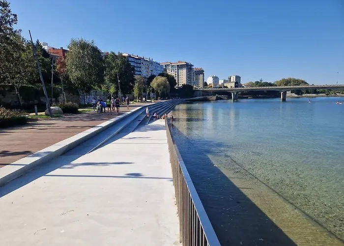 Bouzas. Garaje Con Cargador V.e. Vigo