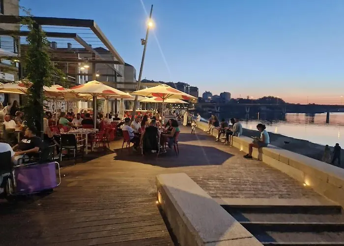 Bouzas. Garaje Con Cargador V.e. Vigo